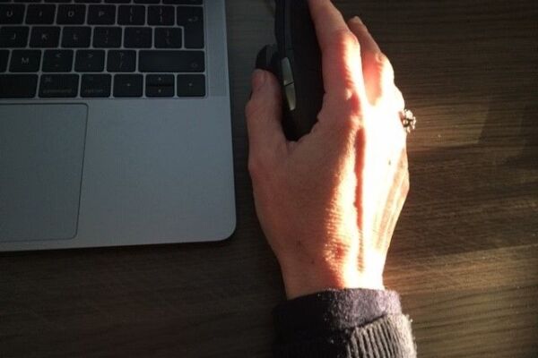 De verticale muis UniMouse getest door een werkplekdeskundige