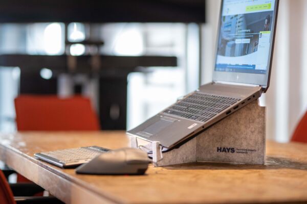 Ergonomische gepersonaliseerde laptophouders voor Hays