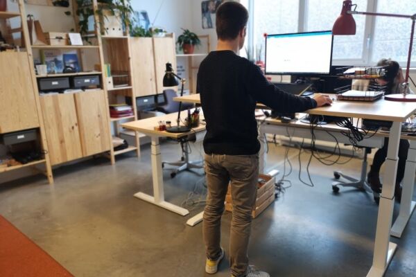 HAG Capisco bureaustoel en zit sta bureaus voor Max Mobiel