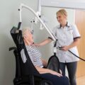 Esense Rise actieve tillift in compacte zorgkamer