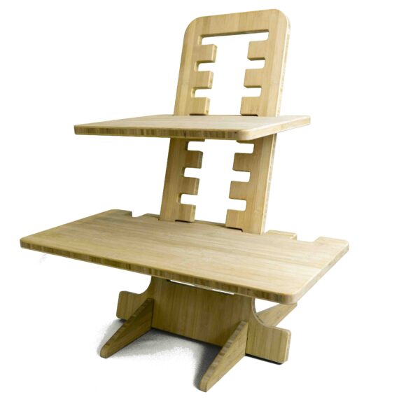 OPNIEUW! bamboe zit-sta bureauverhoger, schuin aanzicht met instelbare hoogtes.